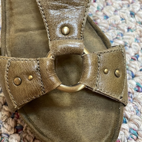 Khaki green wedges - Picture 3 of 5